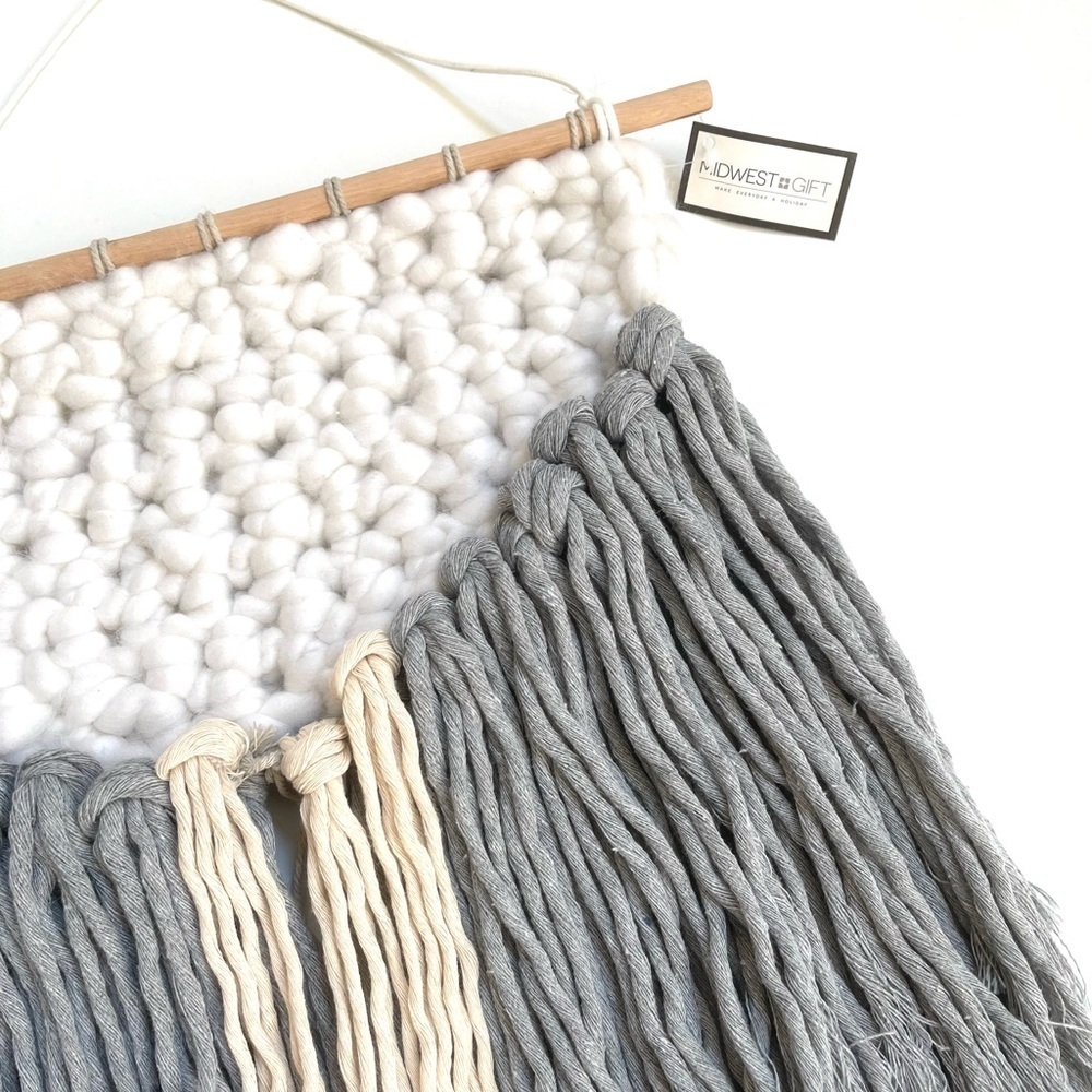 Boho yarn wall hanging home decor - Picture 3 of 7